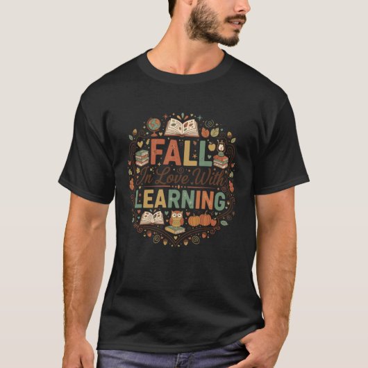 Fall in Love with Learning Teacher Student Reading Tシャツ (正面)