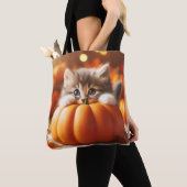 Fall Kitten Tote Bag トートバッグ (クローズアップ)