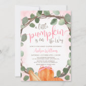 Fall Pumpkin Eucalyptus Wreath Girl Baby Shower 招待状 (正面)