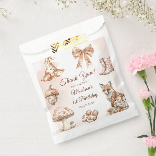 Fall Toile De Jouy Woodland Theme Birthday Party フェイバーバッグ (封をした状態)