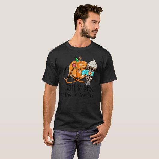 Fall Vibes And That Nurse Life  Pumpkin Spice Nurs Tシャツ (正面フル)
