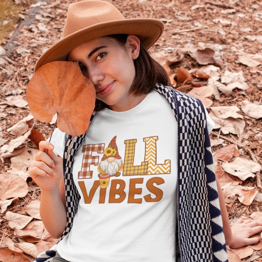 Fall Vibes Cute Autumn Gnome Tシャツ