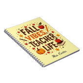 Fall Vibes Teacher Life - レトロかわいい オーダーメイド ノートブック (右側)