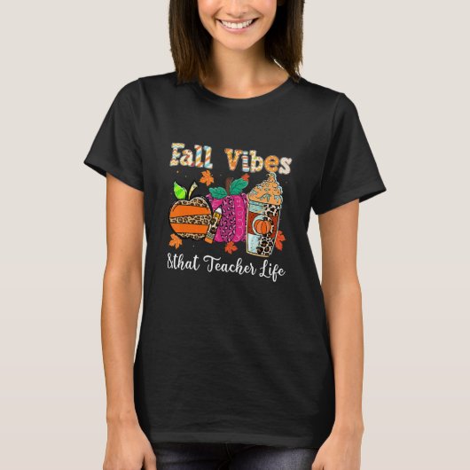 Fall Vibes & That Teacher Life Apple Pencil Pumpki Tシャツ (正面)