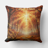 Fall Vibes Throw Pillow – Cozy Autumn Forest クッション (正面)