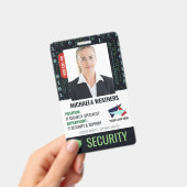 Falling Code Cyber Security Shield Employee ID バッジ (手持ち)