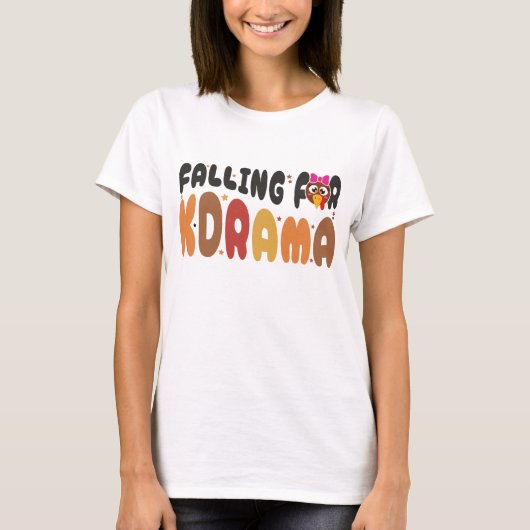 Falling for KDrama Thanksgiving Turkey Design Tシャツ (正面)