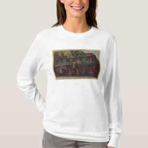 Fallonの古いホテル及び劇場(1860年)の眺め Tシャツ