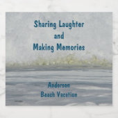 Family Beach Trip Sharing Laughter Making Memories ビールラベル (シングルラベル)