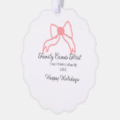 Family comes first red bow family name holidays オーナメントカード (左)