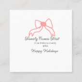 Family comes first red bow family name holidays スクエア名刺 (裏面)