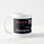 family, firearms, freedom and felines mug コーヒーマグカップ (左)