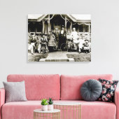 Family Group、c.1900(b/w写真) キャンバスプリント (インサイチュ (リビング))