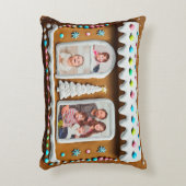 Family in Gingerbread Houseクリスマスフォト アクセントクッション (正面(垂直))