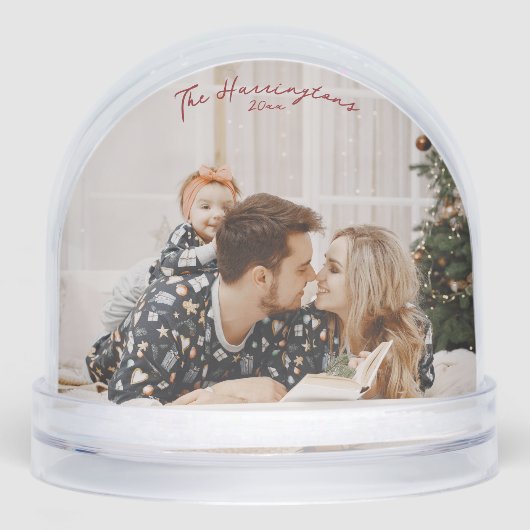 Family is Forever Red Script Christmas Snow Globe (正面)