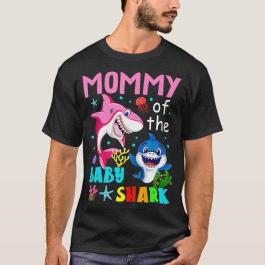 Family  Mommy Of The Baby Shark  Tシャツ (正面)