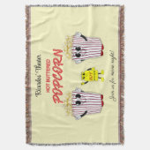 Family Movie Theater with Hot Buttered Popcorn スローブランケット (正面縦)
