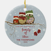 Family of 3 Personalized Cute Woodland Owls セラミックオーナメント (裏面)