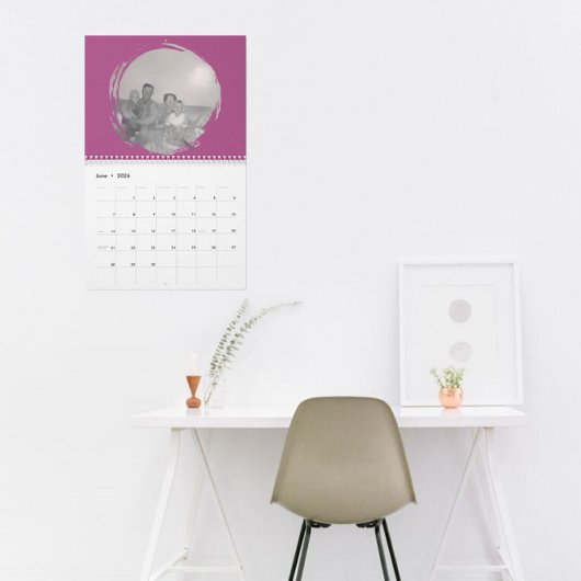 Family Photo Memories in Brushstroke Circles カレンダー