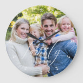 Family Photo with Modern Script Typography ラージ壁時計 (正面)