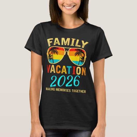 Family Vacation 2026 Beach Matching Summer Vacatio Tシャツ (正面)