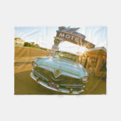 Famous Blue Swallow Motel on Route 66 フリースブランケット (正面(横))