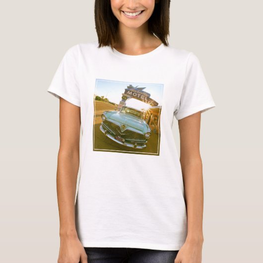 Famous Blue Swallow Motel on Route 66 Tシャツ (正面)