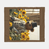 Fancy Teddy bear in the sunflowers フリースブランケット (正面(横))