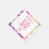 Far Out 50th Groovy絞り染め誕生日名パーティー スタンダードカクテルナプキン (角)