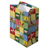 Farm Animals and Gingham Patchwork Quilt ミディアムペーパーバッグ (正面アングル)