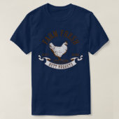Farm Fresh Butt Nuggets Funny Chicken Egg Farmer W Tシャツ (デザイン正面)