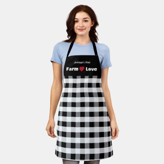Farm Love Custom Black White Check エプロン (着用した状態)