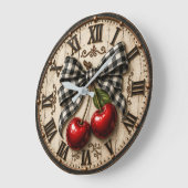 Farmhouse Cherry Rustic Buffalo Plaid Kitchen ラージ壁時計 (傾斜)