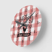 Farmhouse Red And White Gingham Kitchen Wall Clock ラウンド壁時計 (傾斜)