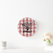 Farmhouse Red And White Gingham Kitchen Wall Clock ラウンド壁時計 (ホーム)