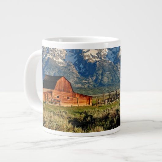 Farms | Barn Shadowed by Snow Capped Mountains ジャンボコーヒーマグカップ (正面左)