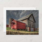 Farms | Red Wooden Barn in Michigan ポストカード (正面/裏面)
