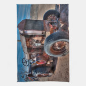 Farms | Rusty Antique Tractor キッチンタオル (縦)