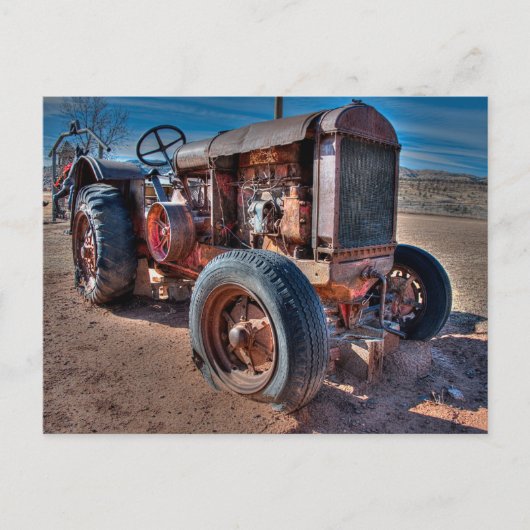 Farms | Rusty Antique Tractor ポストカード (正面)