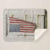 Farms | White Barn Door With American Flag シェルパブランケット (正面(横))