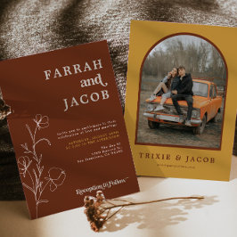 FARRAHレトロ70のRustフローラアーチ結婚写真 招待状