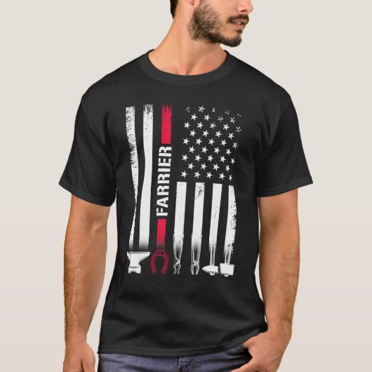 Farrier USA Flag Horseshoe Hoof Trimming Equine Sh Tシャツ (正面)