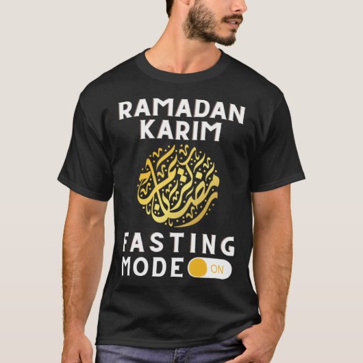 Fasting Mode on Ramadan Mubarak Karim for Muslims Tシャツ (正面)