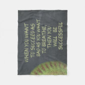 Fastpitchソフトボールを成功させたいやる気を起こさせる フリースブランケット (正面)