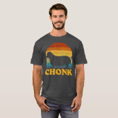 Fat Dog Chonk Meme  Funny Retro Meme Dog Mom Tシャツ (正面フル)
