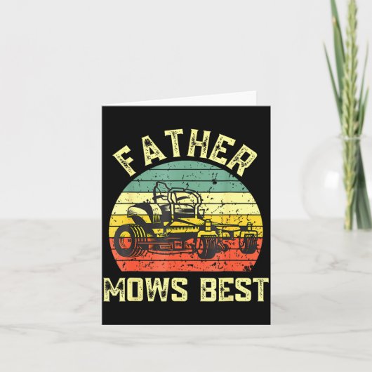 Father Mows Funny Fathers Day Dad Jokes Lawn Mowin カード (正面)