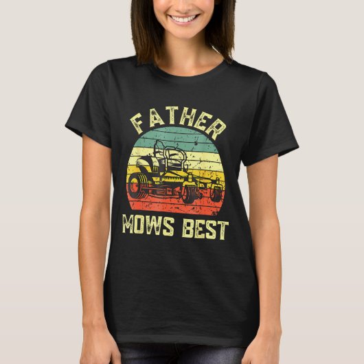 Father Mows Funny Fathers Day Dad Jokes Lawn Mowin Tシャツ (正面)