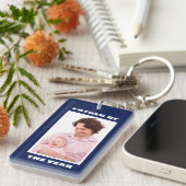 Father Of The Yearフォトパーソナライズされたカスタムダディ キーホルダー (正面右)