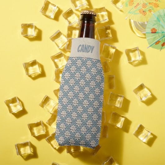 Faux Crochet Blue and Cream Pattern Bottle Cooler ボトルクーラー (インサイチュ 夏)