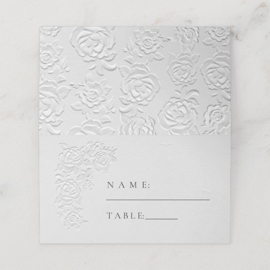 Faux Embossed White Roses Wedding プレイスカード (外部開封)